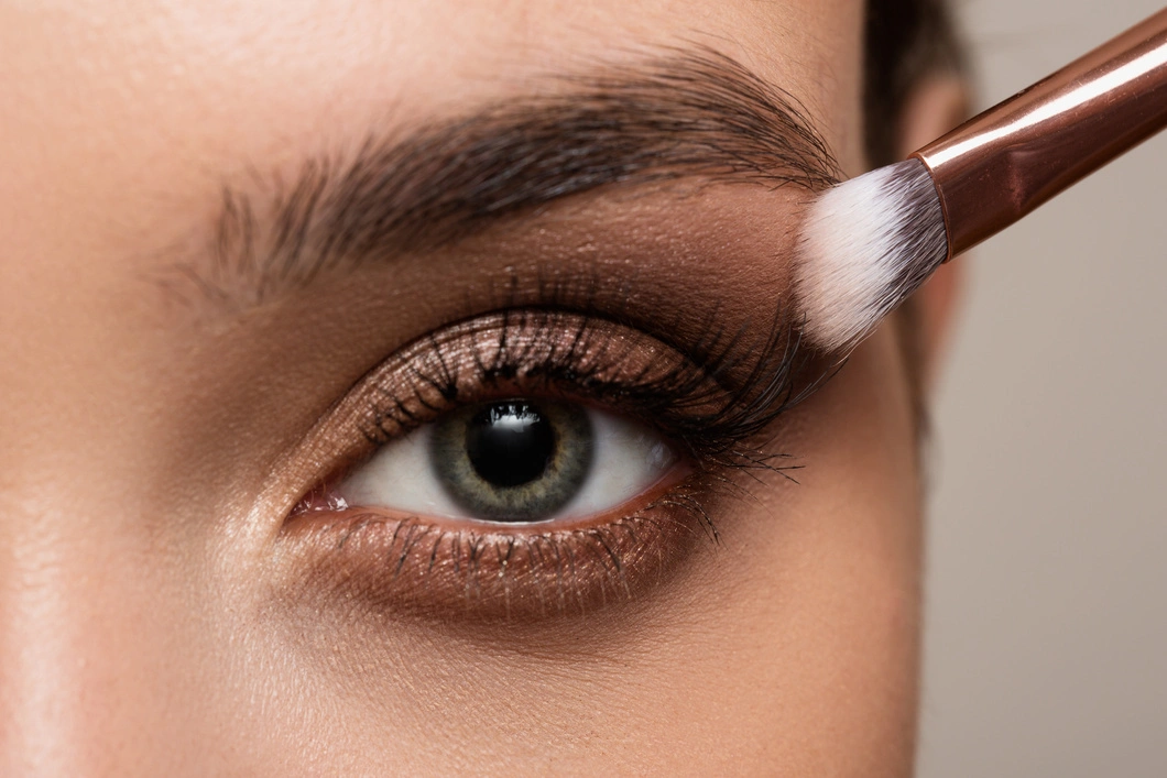 Smokey Eyes Schminken: Anleitung, Tipps und Tricks für den perfekten Look