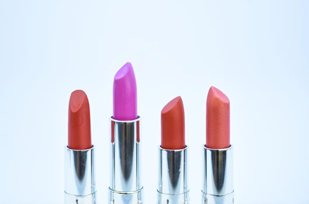 Welcher Lippenstift passt zu mir: Wie wählen und welche Farben?