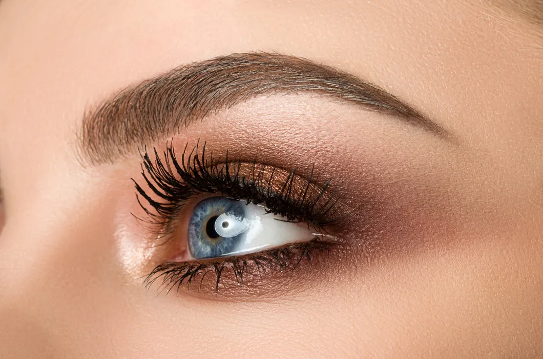 Lidschatten braune Augen: Welche Farben und wie auftragen?