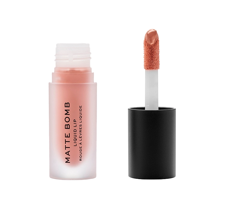 MAKEUP REVOLUTION MATTE BOMB LIPPENSTIFT NUDE CHARM 4,6ML