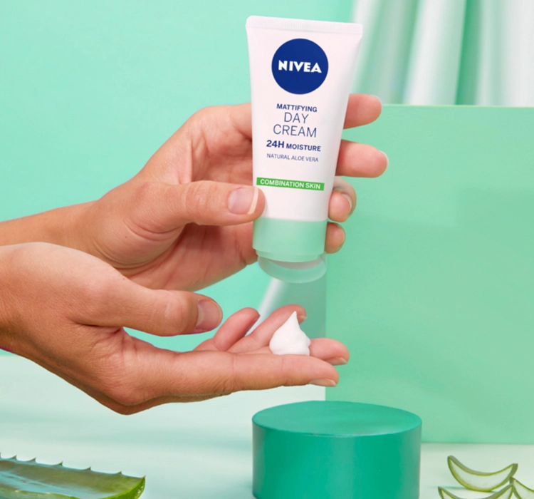 NIVEA 24H HYDRATION MATTIERENDE TAGESCREME 50ML 