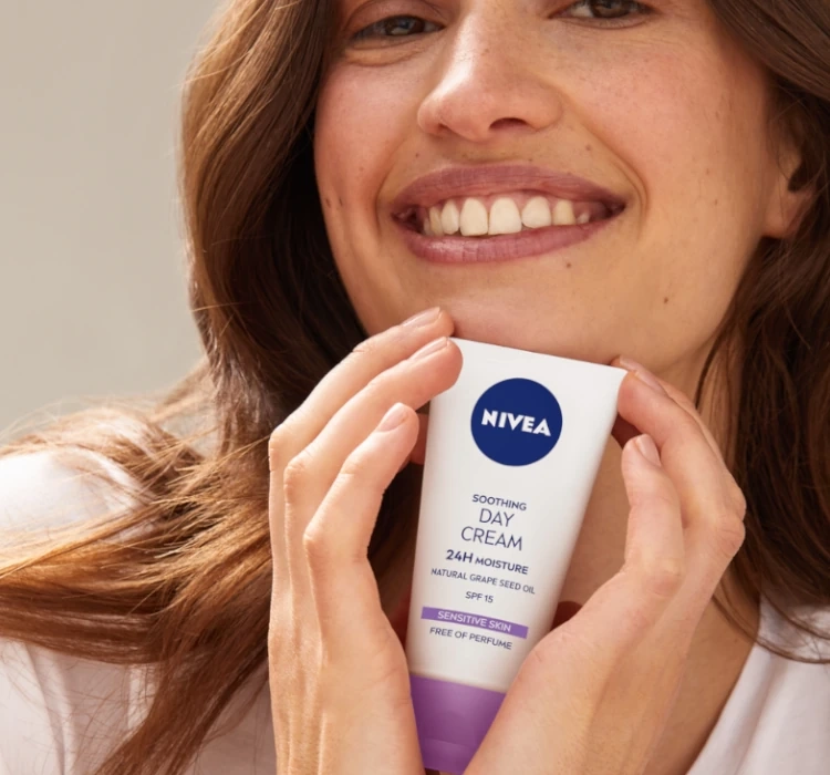 NIVEA 24H NAWILŻENIA BERUHIGENDE TAGESCREME 50ML