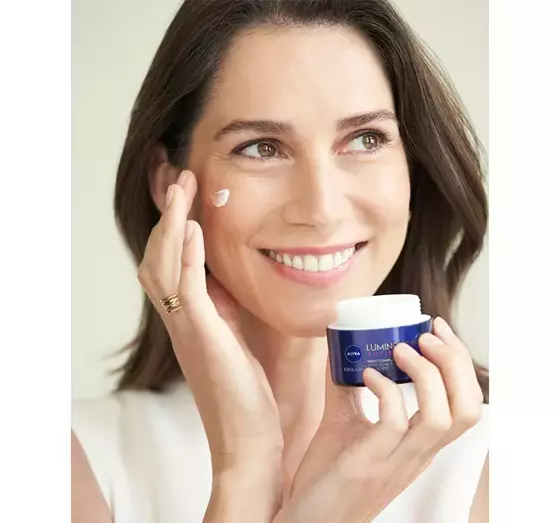 NIVEA CELLULAR LUMINOUS 630 NACHTCREME GEGEN VERFÄRBUNGEN 50ML