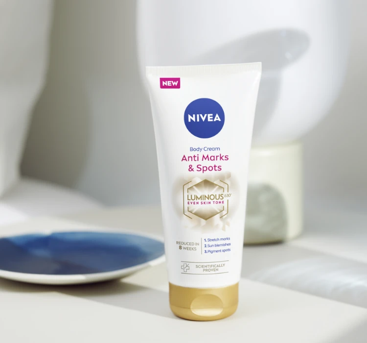 NIVEA LUMINOUS630 KÖRPERCREME GEGEN STREIFEN 200ML 