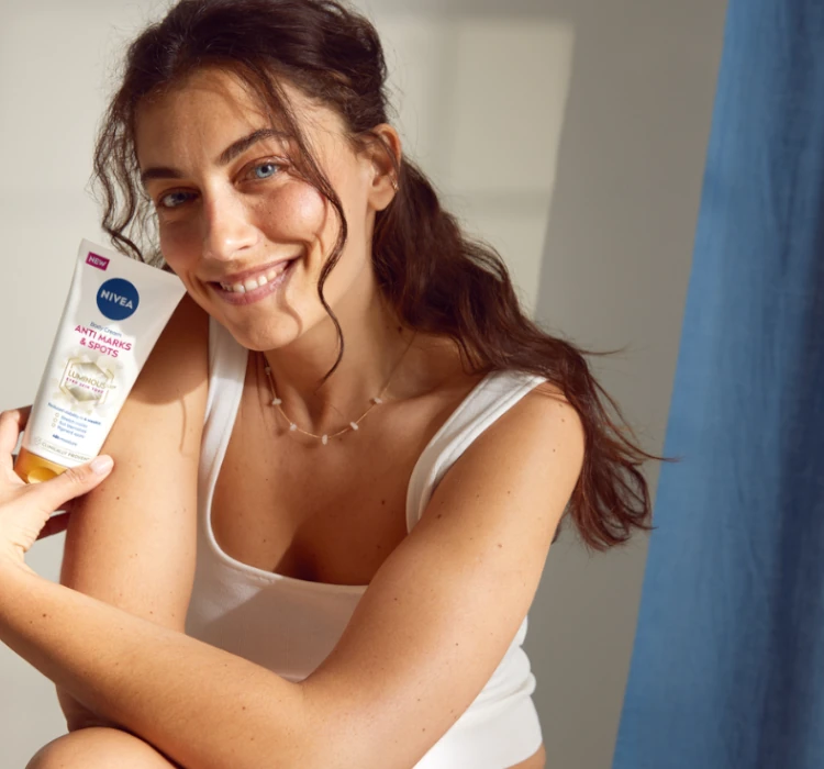 NIVEA LUMINOUS630 KÖRPERCREME GEGEN STREIFEN 200ML 