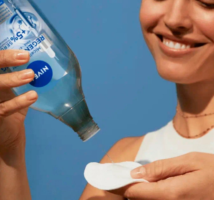 NIVEA REGENERIERENDES 2 PHASEN MIZELLENWASSER MIT 5% SERUM 400ML