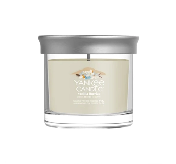 Kliknij na zdjęcie, aby je powiększyć Yankee Candle Signature Apres Ski Tumbler Duftkerze Vanilla Flurries 122 g