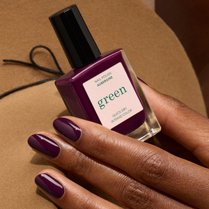 Manucurist Green – klassischer Nagellack in der Farbe Aubergine, 15 ml