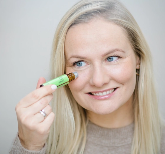 Make Me Bio Cucumber Freshness Aufhellendes Augen-Serum – Roller 10ml