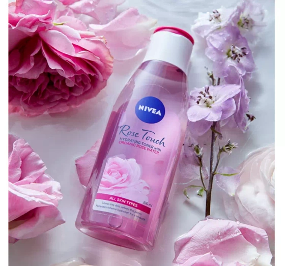 NIVEA ROSE TOUCH FEUCHTIGKEITSSPENDENDES GESICHTSWASSER 200ML