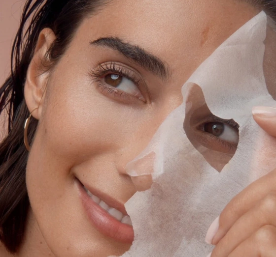 Kliknij na zdjęcie, aby je powiększyć NIVEA NATURAL RADIANCE AUFHELLENDE TUCHMASKE