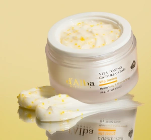 d'Alba Vita Toning Feuchtigkeitsspendend-aufhellende Kapselcreme 55 g
