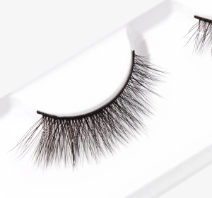 MAKEUP REVOLUTION X EMILY IN PARIS KÜNSTLICHE WIMPERN AUF STREIFEN