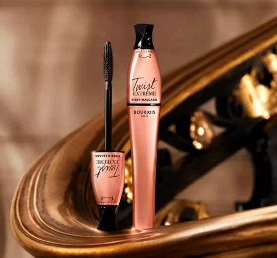 Kliknij na zdjęcie, aby je powiększyć BOURJOIS TWIST EXTREME FIBER WIMPERNTUSCHE 24 BLACK 8ML