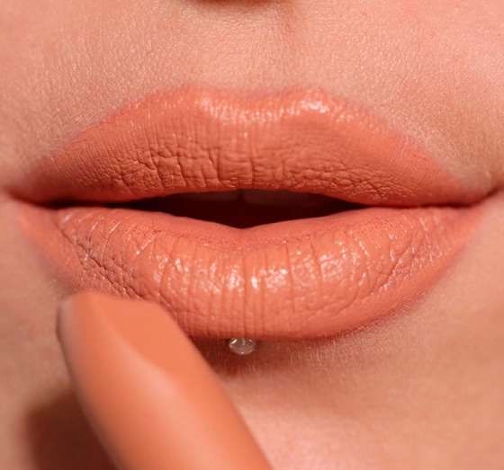 MAKEUP REVOLUTION LIP ALLURE SOFT SATIN LIPPENSTIFT LOVER NUDE 3,2G