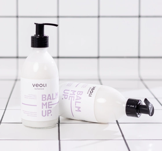 Kliknij na zdjęcie, aby je powiększyć Veoli Botanica Balm Me Up Feuchtigkeitsspendend-regenerierender leichter Ceramid-Balsam für den Körper 290 ml