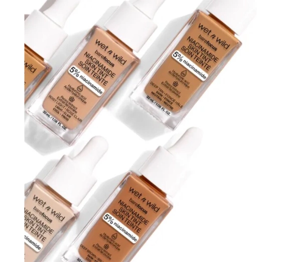 Wet n Wild Barefocus Leichte feuchtigkeitsspendende Foundation Amber Beige 32ml
