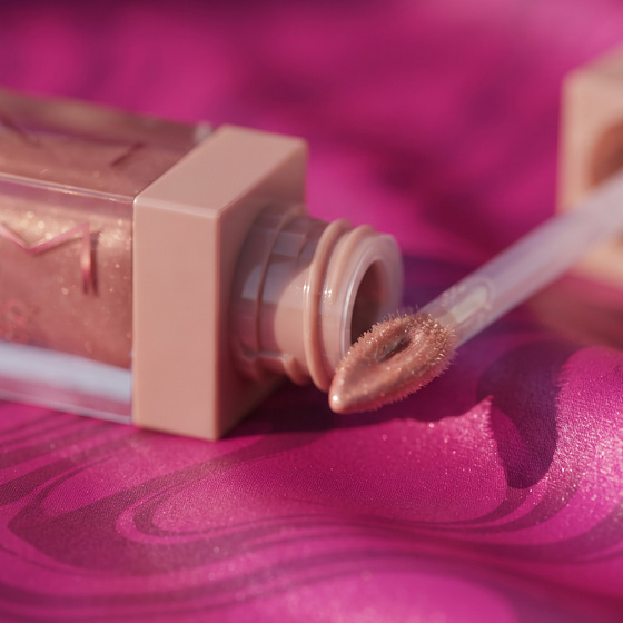 Kliknij na zdjęcie, aby je powiększyć NAM Latex Lipgloss – Lipgloss mit Spiegelglanz-Finish 12 Nougat Bliss 3,5 ml