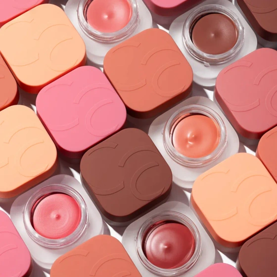 Kliknij na zdjęcie, aby je powiększyć Catrice Velvet Pudding Blurring Blush – cremiges Rouge 010 Raspberry Fudge 5 g