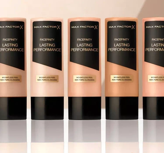 Kliknij na zdjęcie, aby je powiększyć Max Factor Lasting Performance Foundation 105 Soft Beige 35 ml