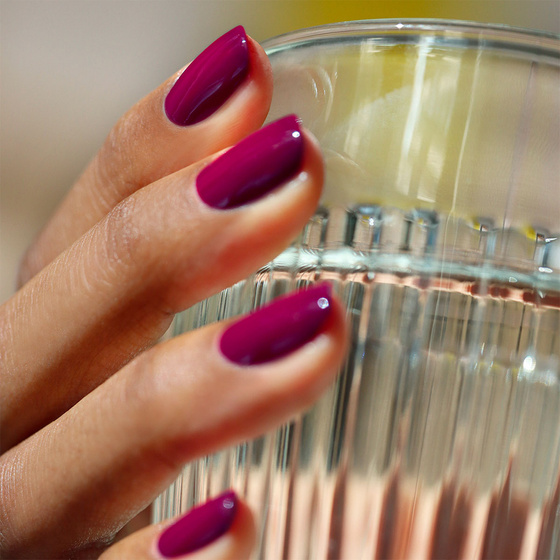 Manucurist Green – klassischer Nagellack „Violeta“, 15 ml