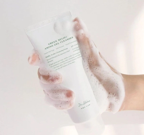 Kliknij na zdjęcie, aby je powiększyć Dr. Althea Pro Lab Green Relief Amino Aminosäure-Gesichtsreinigungsgel 100 ml