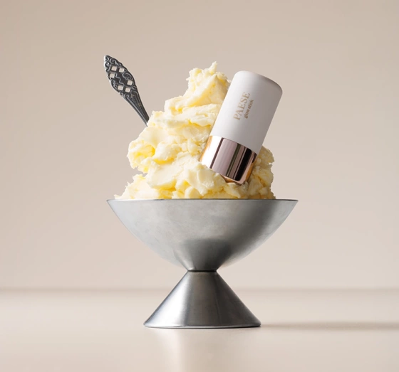 Kliknij na zdjęcie, aby je powiększyć Paese x Żurawska Butter Blend Bronze Stick Gesichtsronzer im Stift 02 Mocha 6 g