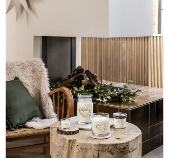 Kliknij na zdjęcie, aby je powiększyć Yankee Candle Signature Apres Ski Tumbler Duftkerze Vanilla Flurries 122 g