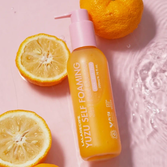 LalaRecipe Yuzu Self Foaming 3-in-1 Peel Cleanser – reinigender Gesichtsreinigungsschaum mit AHA-, PHA- und BHA-Säuren, 200 ml