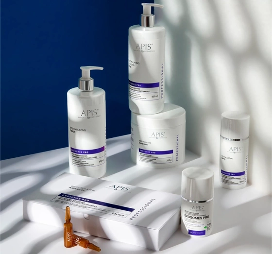 APIS PROFESSIONAL EXOSOMES PRO BIOSTIMULIERENDES GESICHTSWASSER MIT PFLANZLICHEN EXOSOMEN 500ML
