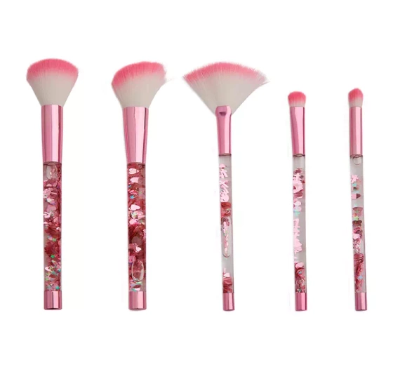 Kliknij na zdjęcie, aby je powiększyć I HEART REVOLUTION ONE TRUE LOVE MAKE UP PINSEL SET