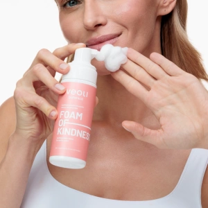 Veoli Botanica Foam Of Kindness Beruhigender Gesichtsreinigungsschaum für Couperose-Haut 150 ml