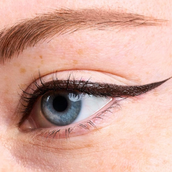 L'Oréal Paris Haute Precision Wasserfester flüssiger Eyeliner im Stift 020 Brown Leather / Brun Leather 1 ml