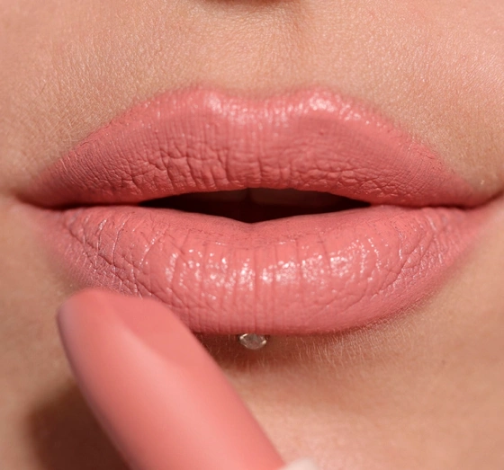 MAKEUP REVOLUTION LIP ALLURE SOFT SATIN LIPPENSTIFT QUEEN PINK 3,2G
