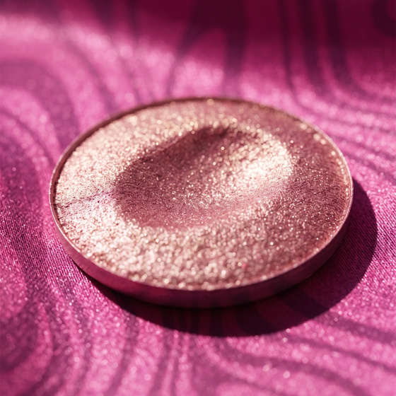 Kliknij na zdjęcie, aby je powiększyć Lovely Bow On Top Eyeshadow – Metallic-Lidschatten 03 3 g