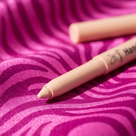 Kliknij na zdjęcie, aby je powiększyć Lovely Handy Blurring Line Gesichts-Concealer im automatischen Stift 01 0,2 g