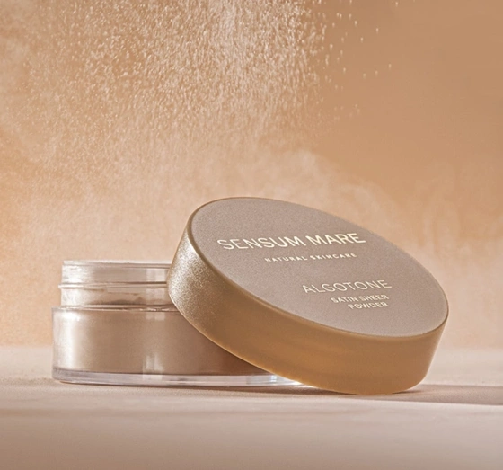 Kliknij na zdjęcie, aby je powiększyć Sensum Mare Algotone Satin Transparenter loser Puder mit satiniertem Finish 10 g