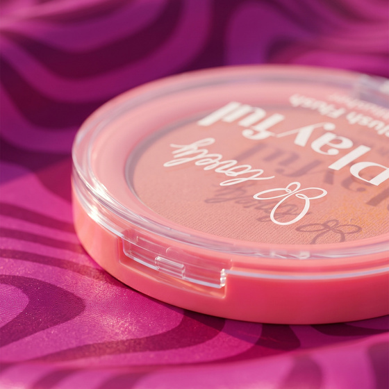 Kliknij na zdjęcie, aby je powiększyć Lovely Playful Blush Flush cremig-pudriges Rouge 02 Poppy 7 g
