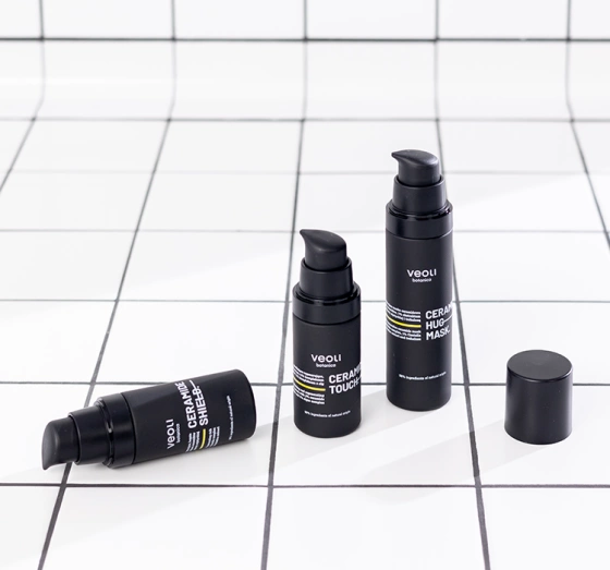 Kliknij na zdjęcie, aby je powiększyć Veoli Botanica Ceramide Touch Feuchtigkeitsspendend-regenerierendes leichtes Gesichtsserum 30 ml