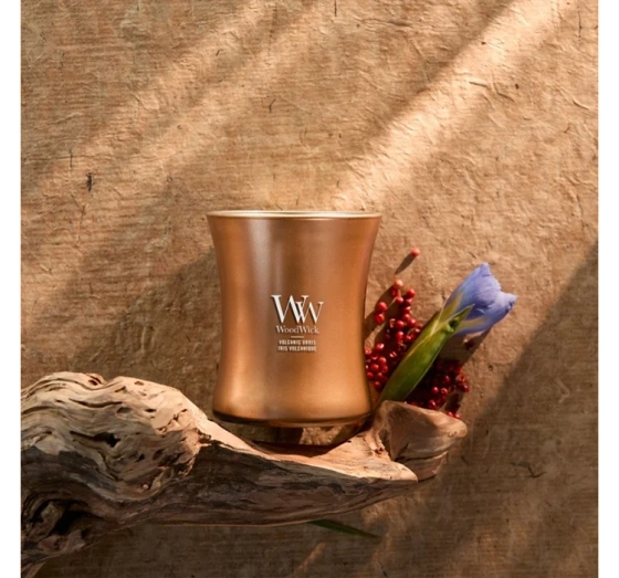 Kliknij na zdjęcie, aby je powiększyć Woodwick Medium Jar Candle Duftkerze Volcanic Orris 275 g