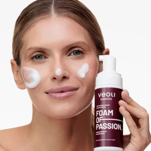 Veoli Botanica Foam Of Passion Aufhellender Gesichtsreinigungsschaum 150 ml