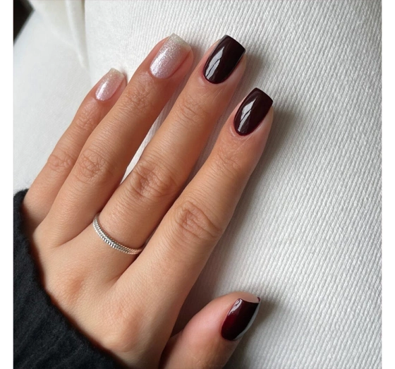 Kliknij na zdjęcie, aby je powiększyć Semilac Classics Lover Set Klassische Nagellacke 112 Wine Red 9 ml + 116 Holo Flash 9 ml + Top Gel Like 9 ml