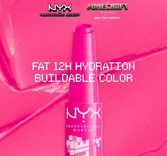 Kliknij na zdjęcie, aby je powiększyć NYX Professional Makeup × A Minecraft Movie Lippenbalsam im Stift 02 Cherry Grove Girlie 2 g