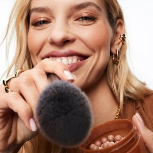 Avon Bronzing Pearls Bronzer für das Gesicht Light Bronze 28 g