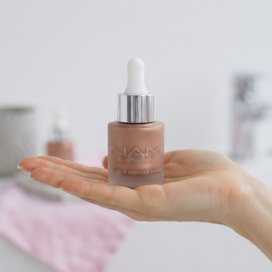 NAM Blonzing Drops – aufhellender flüssiger Bronzer-Rouge 01 15 ml