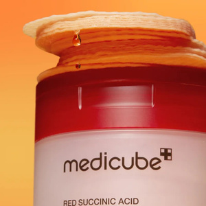 Medicube Red Succinic Acid Peeling Pad – Peeling-Pads für das Gesicht mit Bernsteinsäure, 70 Stück