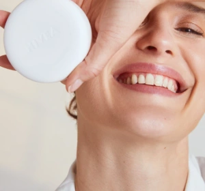 NIVEA HYALURON CELLULAR FILLER KOMPAKT-FOUNDATION SPF15 03 DUNKEL 15G