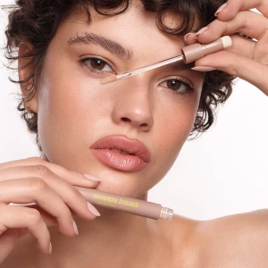 Poppy Head Eyece Cream Aufhellender Concealer für die Augenpartie 03 Vanilla Frost 4,5 g