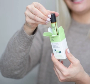 Make Me Bio Cucumber Freshness Aufhellendes Augen-Serum – Roller 10ml