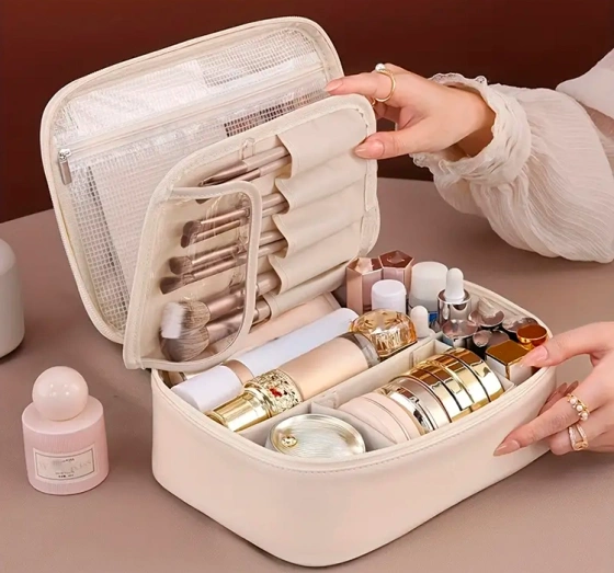 Kliknij na zdjęcie, aby je powiększyć eCarla Kosmetiktasche mit Klappdeckel KS146K, beige